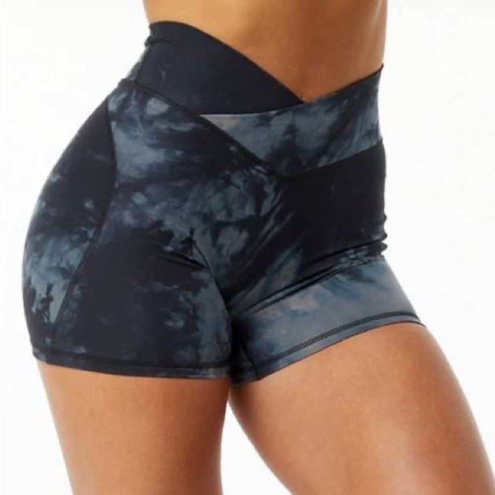 Alphalete Surface Power Short Large